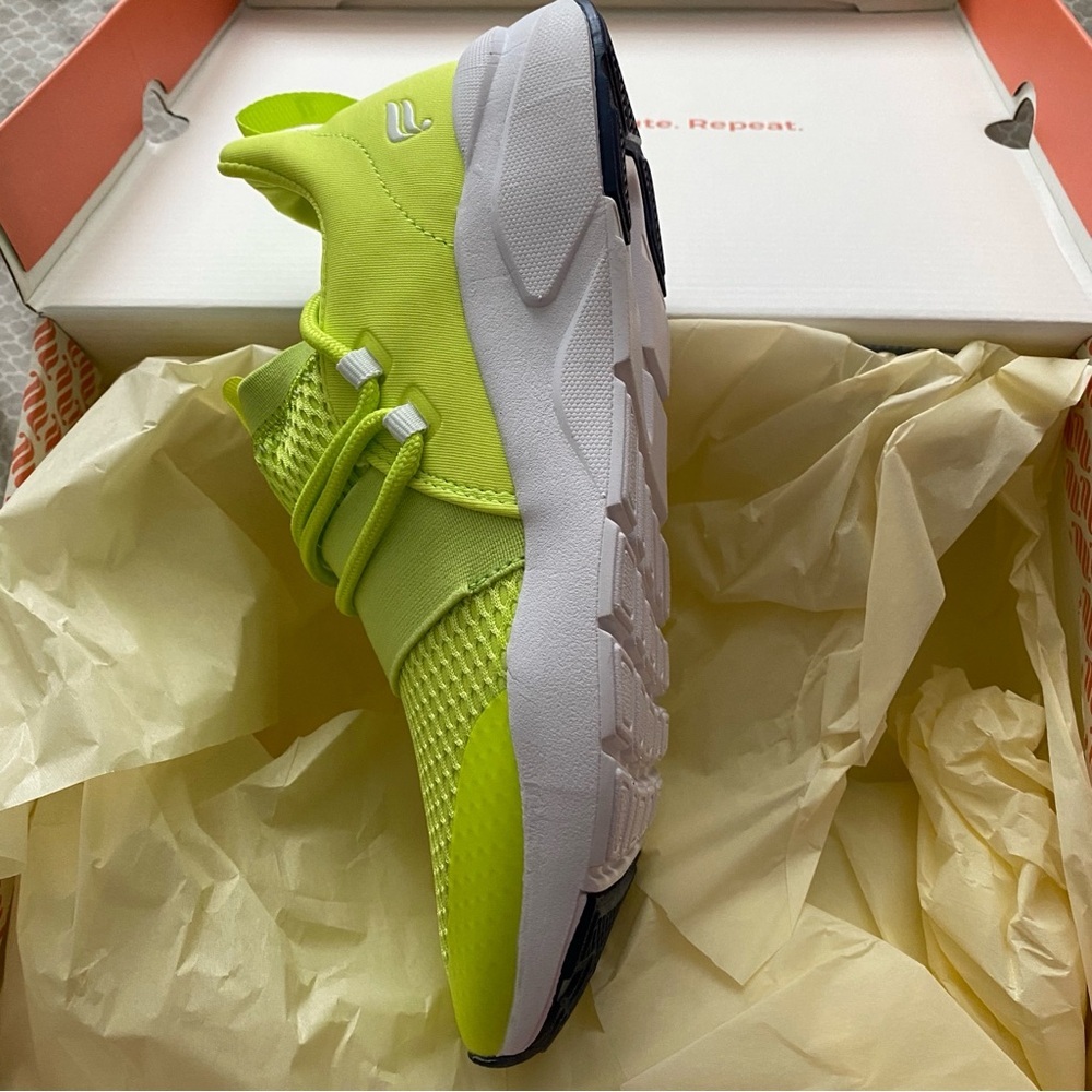 Fabletics ZUMA STUDIO SNEAKER III, NEON YELLOW, size 6.5 NIB - Picture 11 of 11